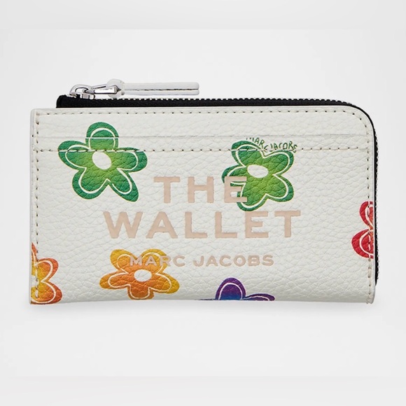 Marc Jacobs Handbags - Marc Jacobs Wild Daisy Leather Wallet